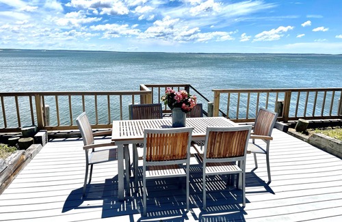 Laurel Casa | Waterfront Cottage in Long Island Wine Country
