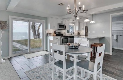 Luxemburg Cabaña | WATERFRONT Cottage in Door County, SLEEPS 7