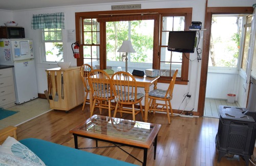Eastham Cabaña | De Waterfront Cottage El ministro Pond W / privada de playa, muelle, Botes de remos