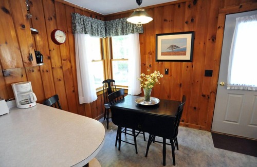 The Bays Cabaña | Waterfront Cottage en el lago Ossipee