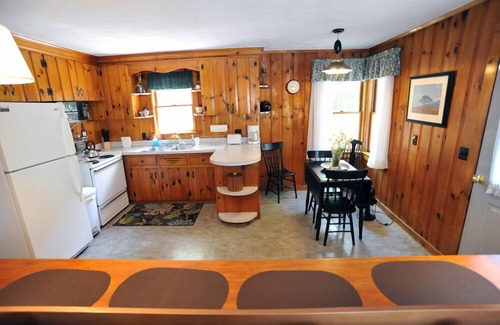 The Bays Cabaña | Waterfront Cottage en el lago Ossipee