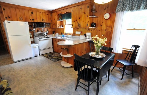 The Bays Cabaña | Waterfront Cottage en el lago Ossipee