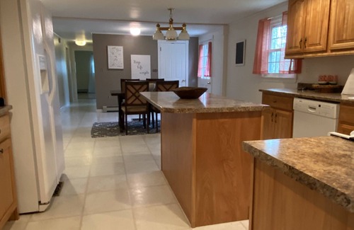 Conway Casa | Waterfront Cottage on the Saco River and 10 minutes to skiing!