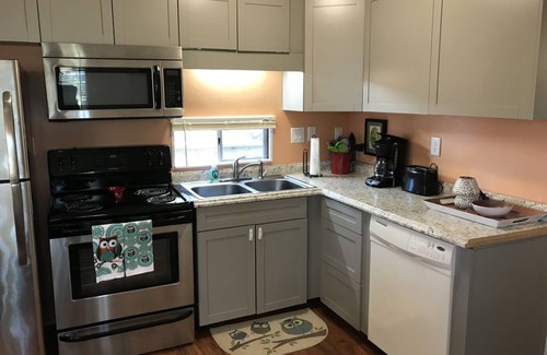 Leesburg Cabaña | Waterfront Cottage on the Harris chain in Leesburg