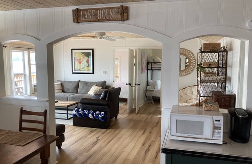 Penn Yan Cabaña | Waterfront Cottage on Keuka Lake near Penn Yan