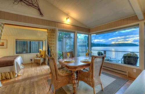 Deer Harbor Casa | Waterfront Cottage Rental with Spectacular Sunset Views on Orcas Island, Washington