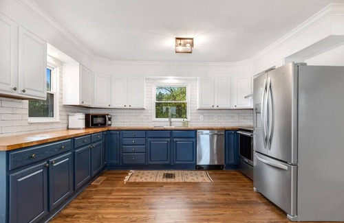 Royal Oak Casa | Waterfront Cottage Retreat on 18 Acre Farm, Pool