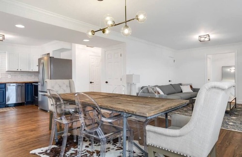 Royal Oak Casa | Waterfront Cottage Retreat on 18 Acre Farm, Pool