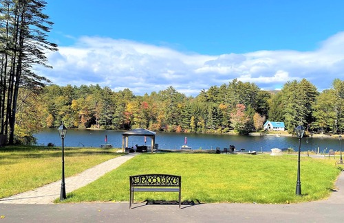 Lake Luzerne Casa | Waterfront cottages near lake george and saratoga springs