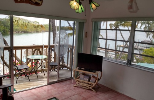 Marathon Cabaña | Frente a la bahía Conch Key Cottages Con Velero incluido