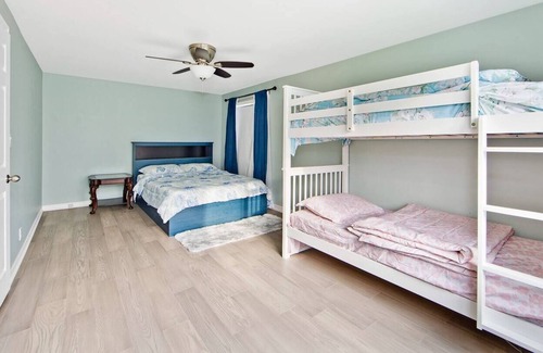 Quinte West Cabaña | Waterfront Cottage with pool, hot tub & Fire Pit