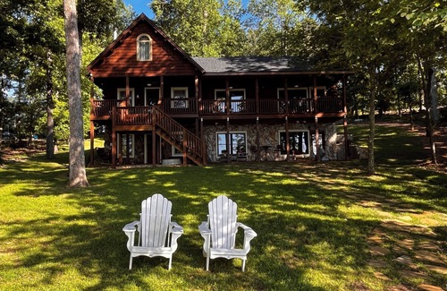 Leesville Cabina | Acogedor Log Cabin Lake House - The Sunset Cabin