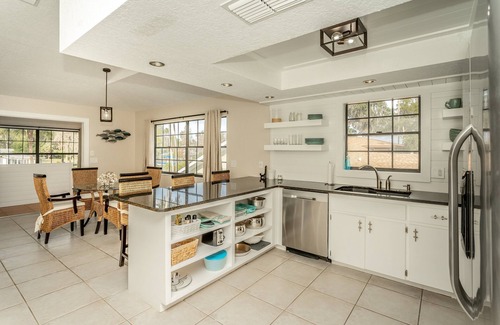 Crystal River Casa | Waterfront Home en Crystal River con respiraderos de primavera "Lands End Vacation Home"