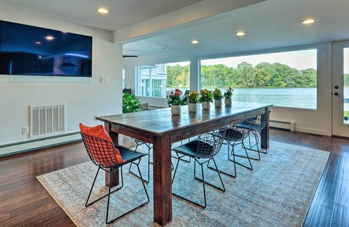Deale Beach Casa | Waterfront Deale Home w/ Hot Tub + Bay Access