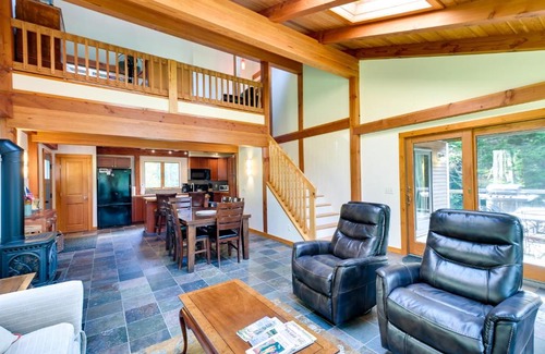 Deer Isle Casa | Waterfront Deer Isle Retreat with Fire Pit!