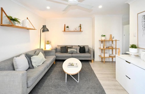 Buddina Casa | Waterfront Delight - Pool, Aircon ZG8