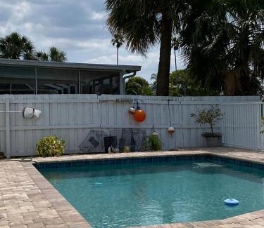 Spring Hill Casa | Waterfront-Direct Gulf Access-Dock-Kayaks-Pool