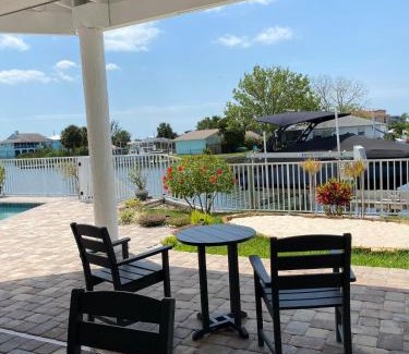 Spring Hill Casa | Waterfront-Direct Gulf Access-Dock-Kayaks-Pool