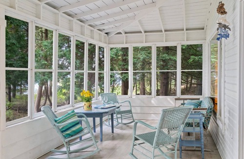 Idlewild Cabaña | Waterfront, Dog Friendly home near Sherwood Point Lighthouse