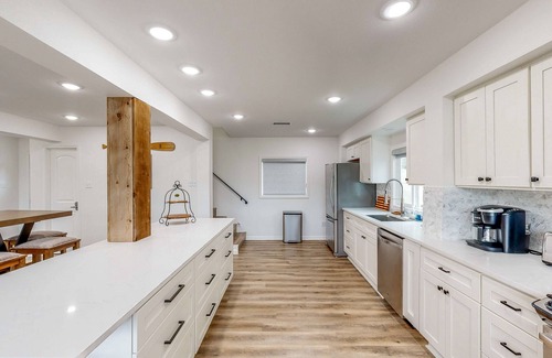 Pointblank Casa | Waterfront dog-friendly home with pier access, alfresco dining, & kayak