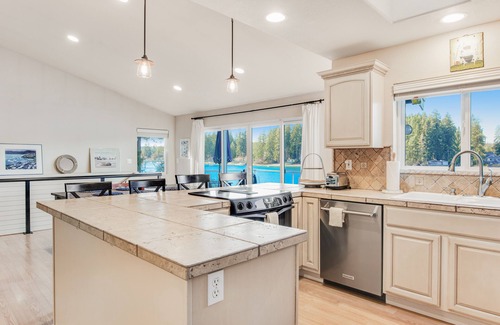 Allyn-Grapeview Casa | Waterfront, dog-friendly home with private beach, amazing deck & harbor view
