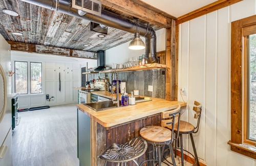 Duluth Cabina | Waterfront Duluth Cabin w/ Deck & River View!