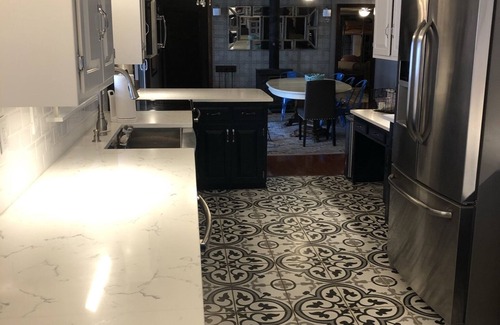 Rogers Casa | Hermosa casa recién remodelada, a pasos del agua y sin escaleras