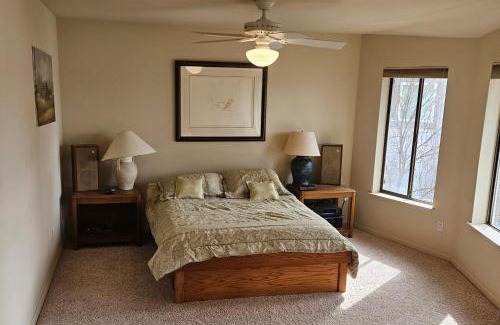 Discovery Bay Casa | waterfront elegance