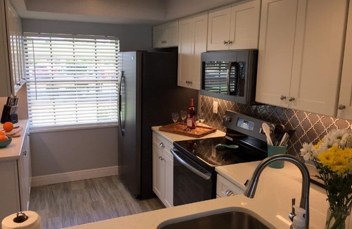 Cocoa Isles Condominio | Frente al mar !! ¡Disfruta de hermosas puestas de sol y pesca en los muelles!
