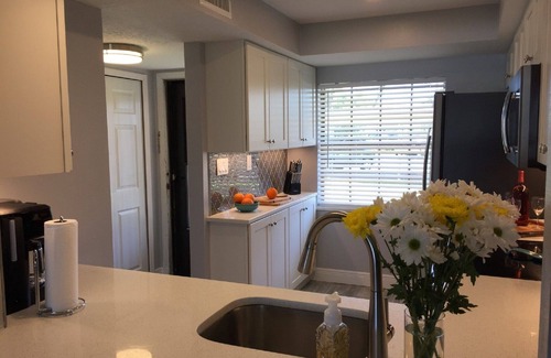 Cocoa Isles Condominio | Frente al mar !! ¡Disfruta de hermosas puestas de sol y pesca en los muelles!