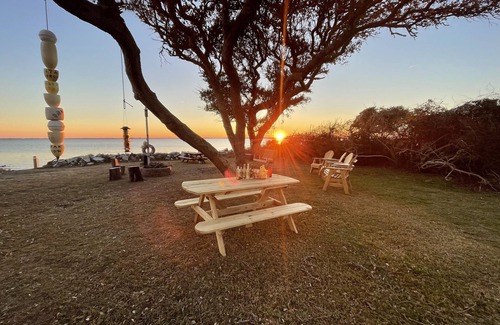 Harkers Island Casa | Waterfront! Enjoy Fishing Cape Lookout & Shackleford Banks- Pet Friendly