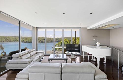 Caringbah South Casa | Waterfront Ensuite Queen Room - Luxury & Comfort Place in Caringbah South