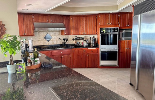 Pinellas Point Casa | Waterfront Estate House con amplia vista de Sunshine Skyway