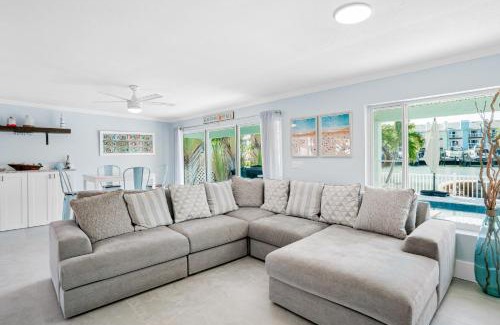 Bahia Vista Casa | Waterfront Family Compound - Free Golf Cart, Paddleboards, Heated Pool, Golden Tee 2025 Arcade Game
