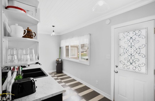 Crystal Beach Casa | Waterfront Family Cottage with 3BR + Parking