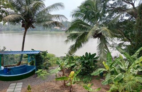 Andhakaranazhy Casa | Waterfront Family Homestay ( Jameela Manzil).