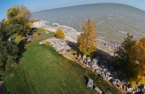 Manitoba Cabina | Waterfront Family Oasis – Comfort & Charm