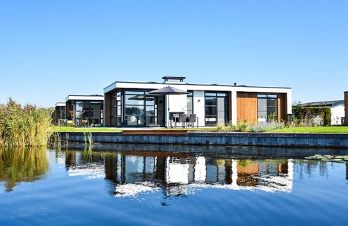 Loosdrecht Casa | Waterfront Family Retreat
