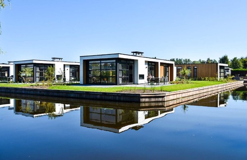 Loosdrecht Casa | Waterfront Family Retreat