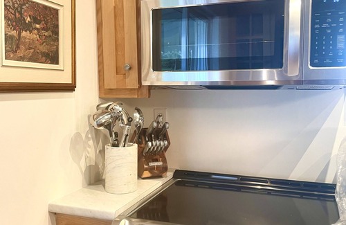 Darnley Casa | Waterfront Farmhouse - Renovated June 30 2022