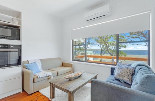 Erowal Bay Casa | Waterfront Fishermans Cottage