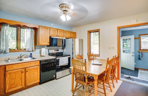 Fond du Lac Casa | Waterfront Fond du Lac Home on DeNeveu Lake!