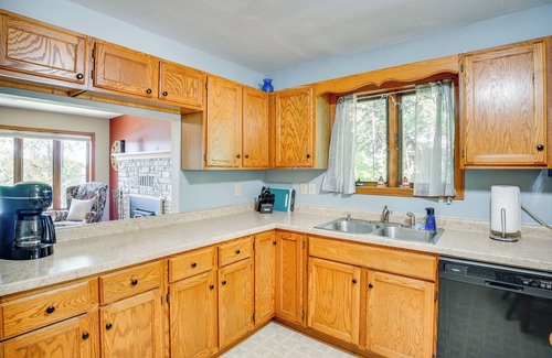 Fond du Lac Casa | Waterfront Fond du Lac Home on DeNeveu Lake!