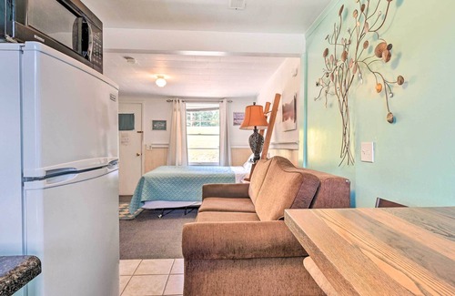 Friendship Apartamento | Waterfront Friendship Escape w/ Deck & Grill!