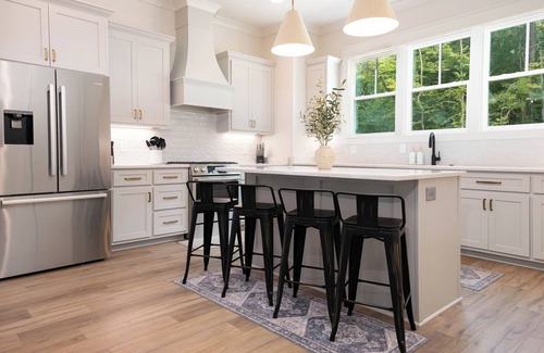 Dadeville Casa | Waterfront, Gameday Ready, Kayak, Dock, EV Charger - 4 Bed/3 Bath
