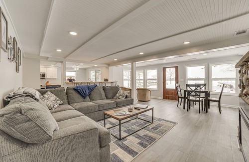 Gaylord Casa | Waterfront Gaylord Getaway w/ Otsego Lake Access!