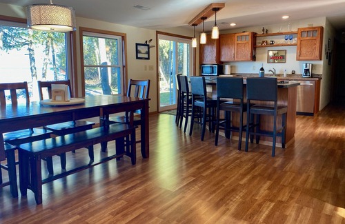 Sturgeon Bay Casa | Waterfront gem, sandy beach, modern kitchen, large great room, free firewood