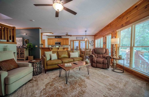 East Ellijay Casa | Waterfront Getaway:Hot Tub, Fire Pit, Near Ellijay