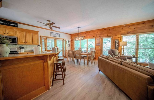 East Ellijay Casa | Waterfront Getaway:Hot Tub, Fire Pit, Near Ellijay