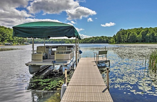 Deerwood Cabina | Waterfront Getaway w/ Beach, Paddle Boat, Fire Pit